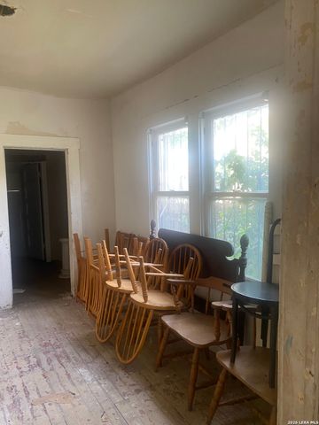 920 Saldana St, San Antonio, TX 78225