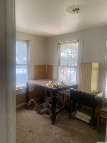 920 Saldana St, San Antonio, TX 78225