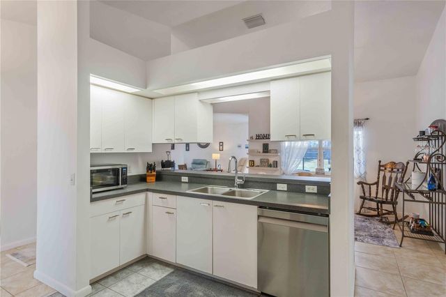 141 KINGS DRIVE, Rotonda West, FL 33947