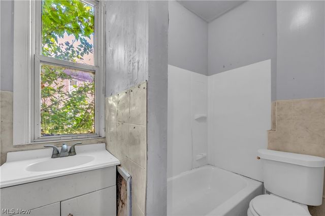 2480 E 86th Street, Cleveland, OH 44104