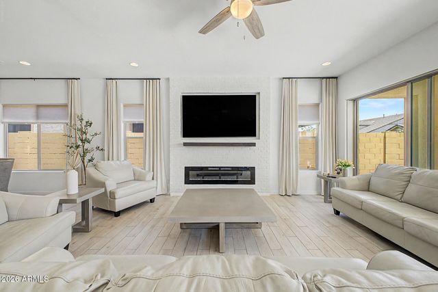 8041 E JACARANDA Street, Mesa, AZ 85207