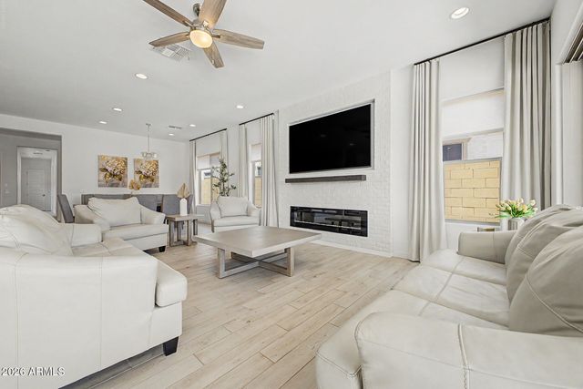 8041 E JACARANDA Street, Mesa, AZ 85207