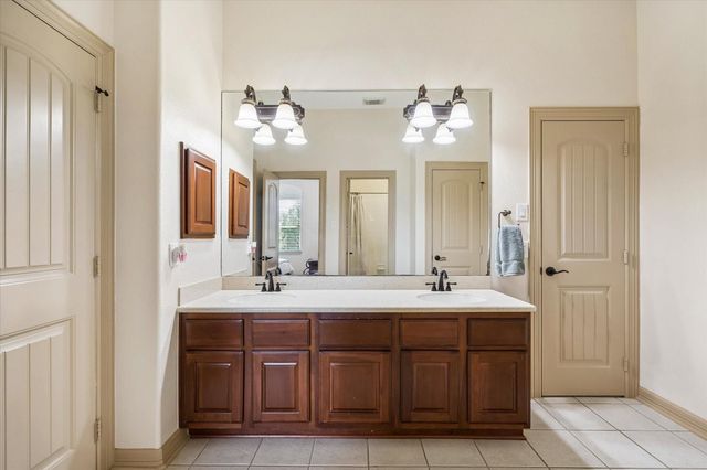 1602 Hill Spring Drive, Sugar Land, TX 77479