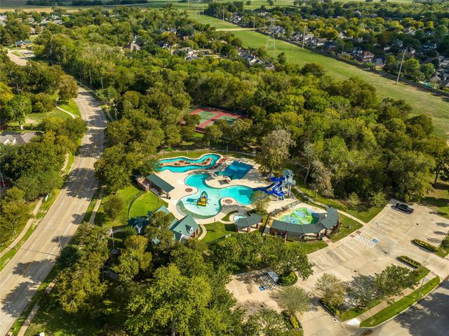 1602 Hill Spring Drive, Sugar Land, TX 77479