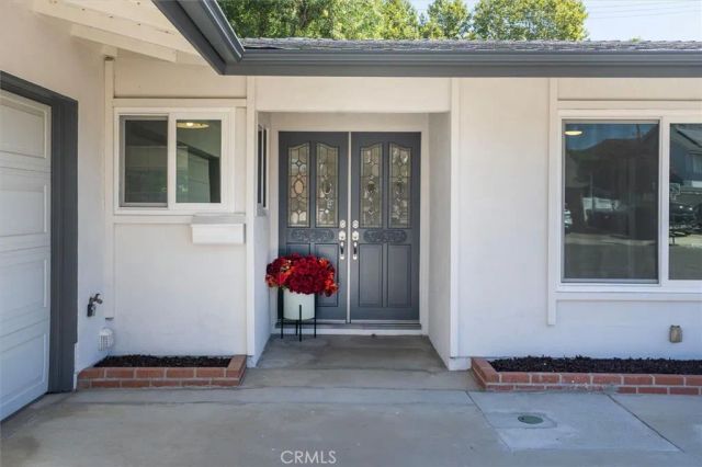 27912 Newbird Drive, Saugus, CA 91350