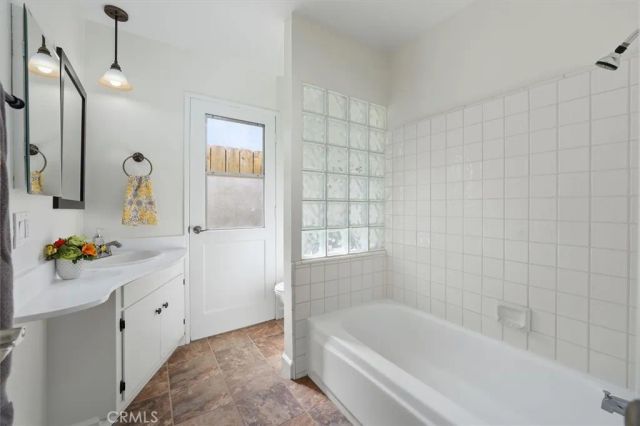 27912 Newbird Drive, Saugus, CA 91350