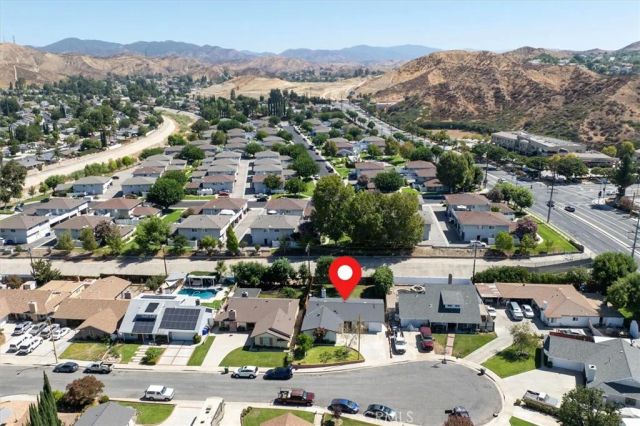 27912 Newbird Drive, Saugus, CA 91350