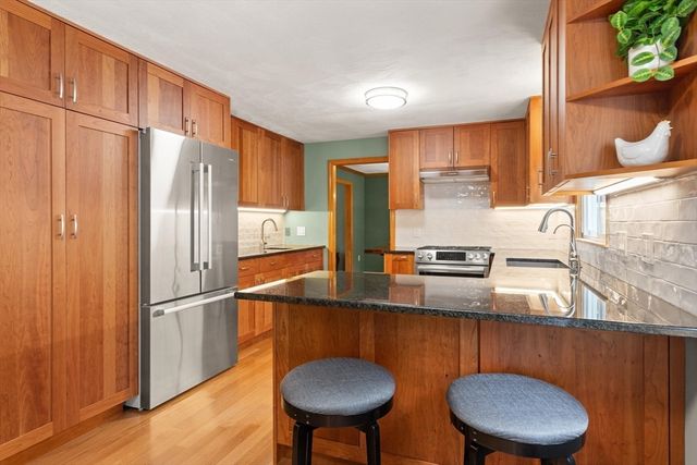 214 Mccarthy Way, Tewksbury, MA 01876