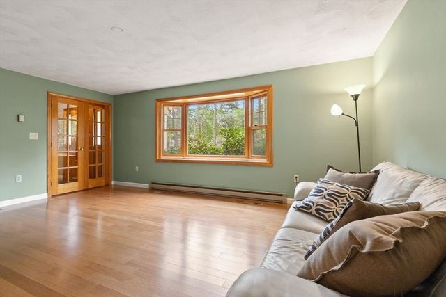214 Mccarthy Way, Tewksbury, MA 01876