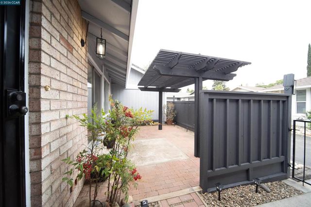 5581 Gonzalez Ct, Concord, CA 94521