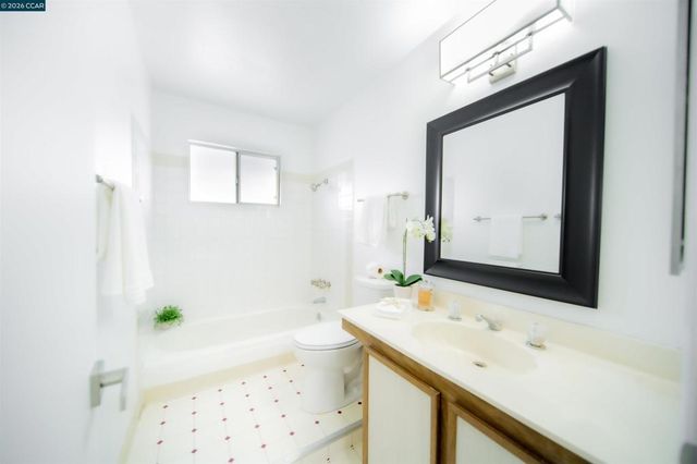 5581 Gonzalez Ct, Concord, CA 94521