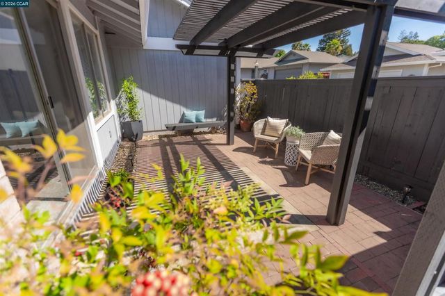 5581 Gonzalez Ct, Concord, CA 94521