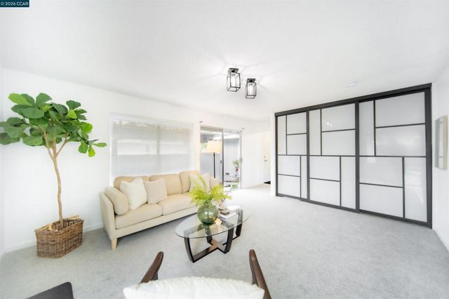 5581 Gonzalez Ct, Concord, CA 94521