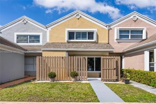 1350 NW 123rd Ave, Pembroke Pines, FL 33026