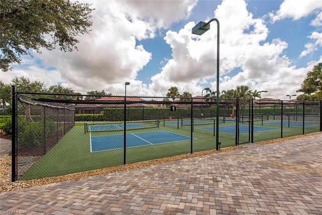 5697 Heron LN 602, Naples, FL 34110