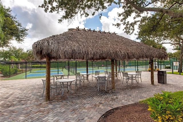 5697 Heron LN 602, Naples, FL 34110