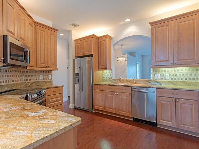 5697 Heron LN 602, Naples, FL 34110