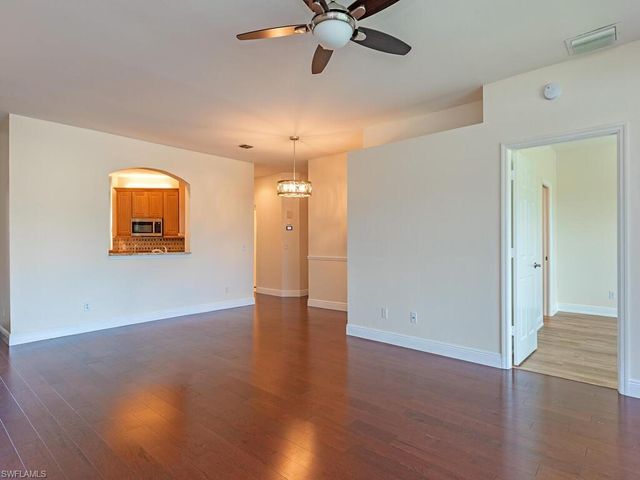 5697 Heron LN 602, Naples, FL 34110