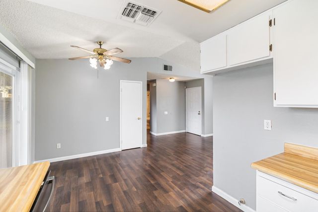 4965 Valley Hi Dr, Sacramento, CA 95823