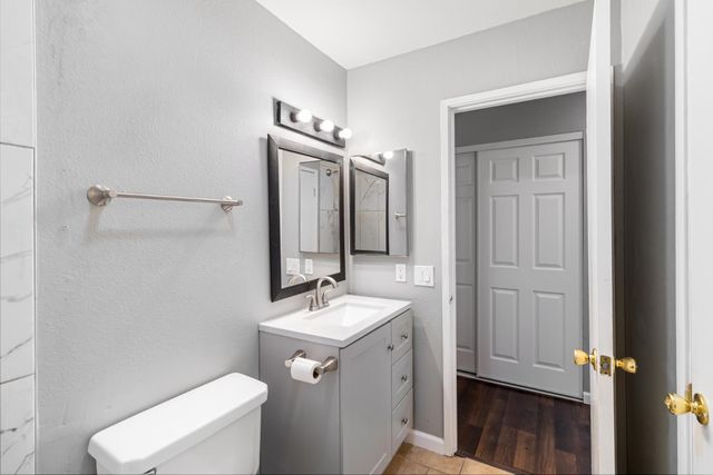 4965 Valley Hi Dr, Sacramento, CA 95823