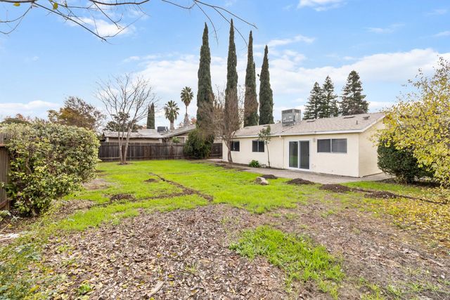 4965 Valley Hi Dr, Sacramento, CA 95823