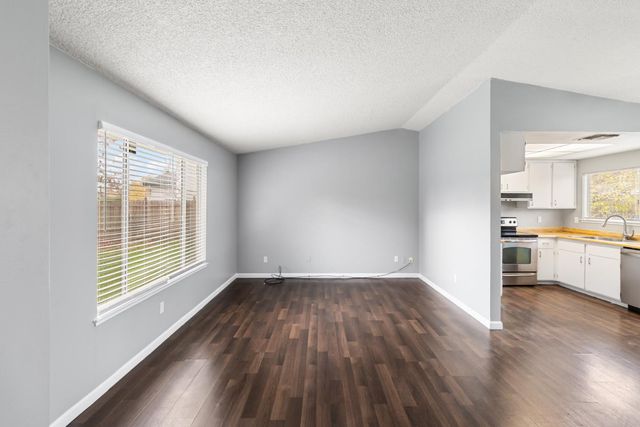 4965 Valley Hi Dr, Sacramento, CA 95823