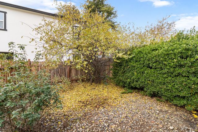 4965 Valley Hi Dr, Sacramento, CA 95823