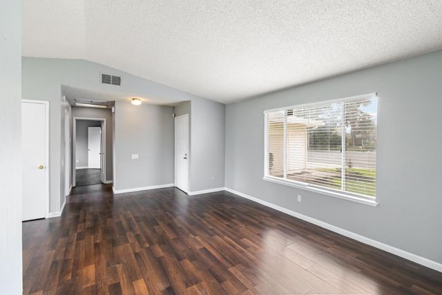 4965 Valley Hi Dr, Sacramento, CA 95823