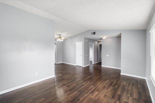 4965 Valley Hi Dr, Sacramento, CA 95823