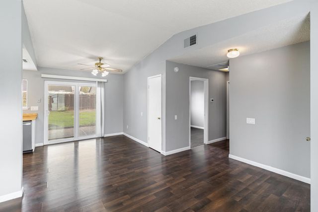 4965 Valley Hi Dr, Sacramento, CA 95823