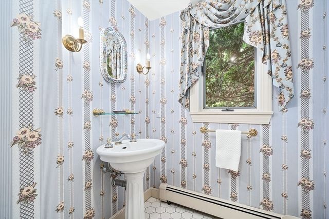 296 Linden St., Wellesley, MA 02481