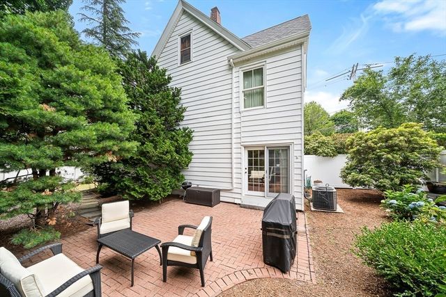 296 Linden St., Wellesley, MA 02481