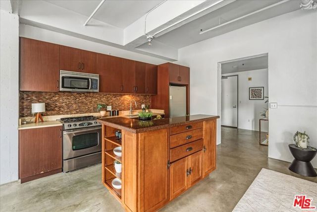 849 S Broadway 604, Los Angeles, CA 90014