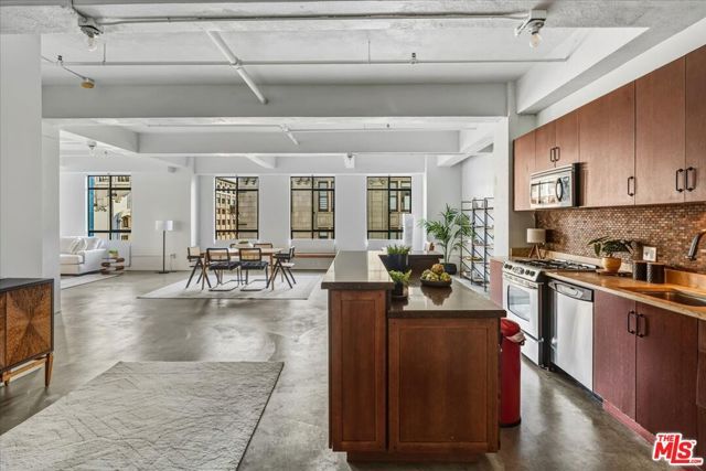 849 S Broadway 604, Los Angeles, CA 90014