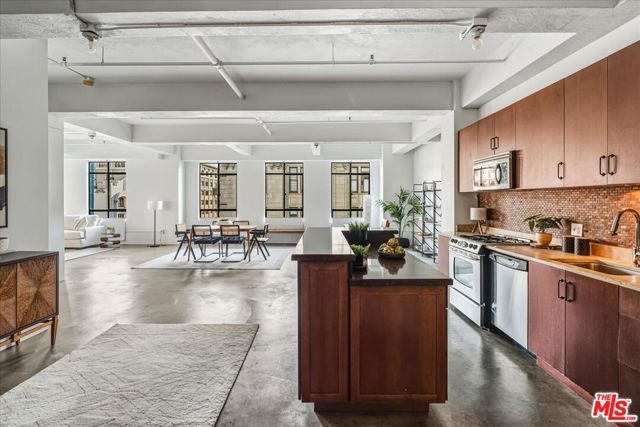 849 S Broadway 604, Los Angeles, CA 90014