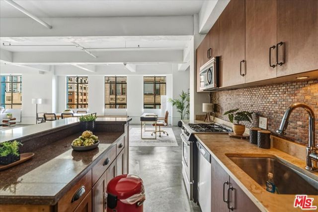 849 S Broadway 604, Los Angeles, CA 90014