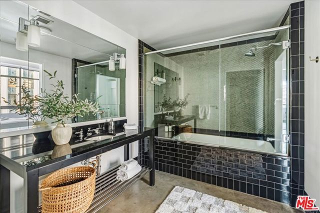 849 S Broadway 604, Los Angeles, CA 90014