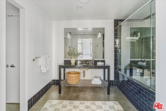 849 S Broadway 604, Los Angeles, CA 90014