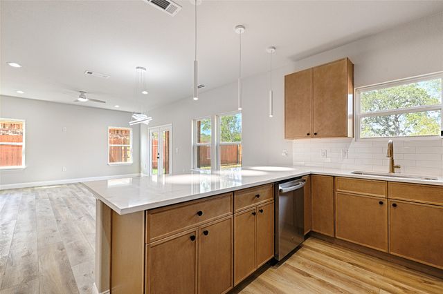 210 Mineral Wells Street B, Terrell, TX 75160