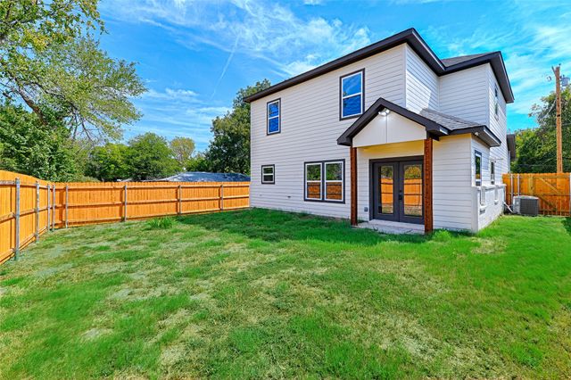 210 Mineral Wells Street B, Terrell, TX 75160
