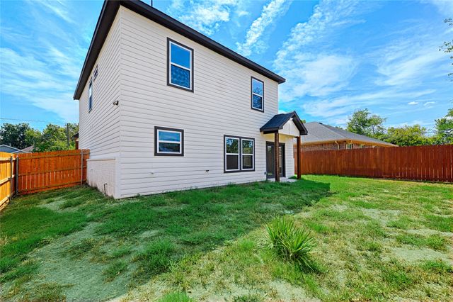 210 Mineral Wells Street B, Terrell, TX 75160
