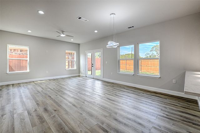 210 Mineral Wells Street B, Terrell, TX 75160