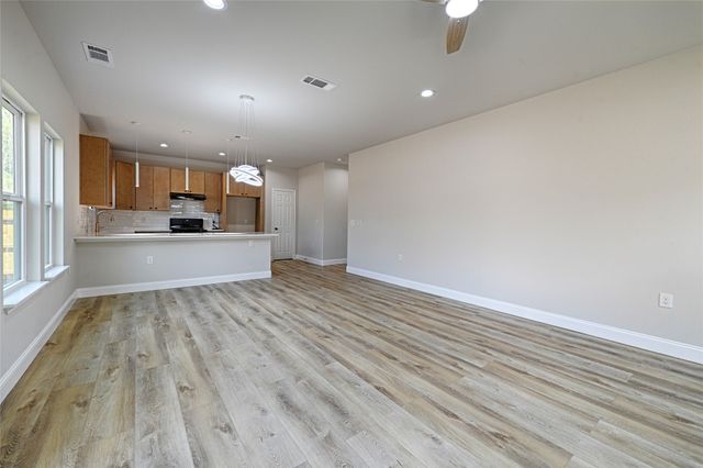 210 Mineral Wells Street B, Terrell, TX 75160