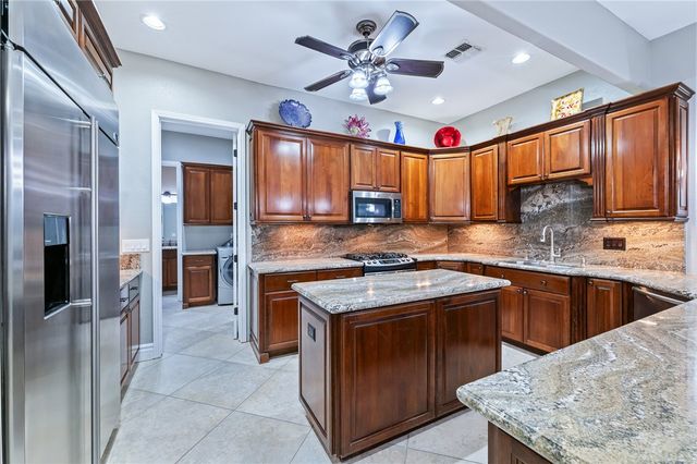 3427 Sun Lane, Bullhead City, AZ 86429