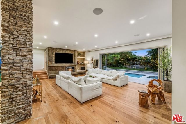 3084 Franklin Canyon Drive, Beverly Hills, CA 90210