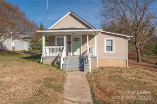 103 E Louisiana Avenue, Bessemer City, NC 28016