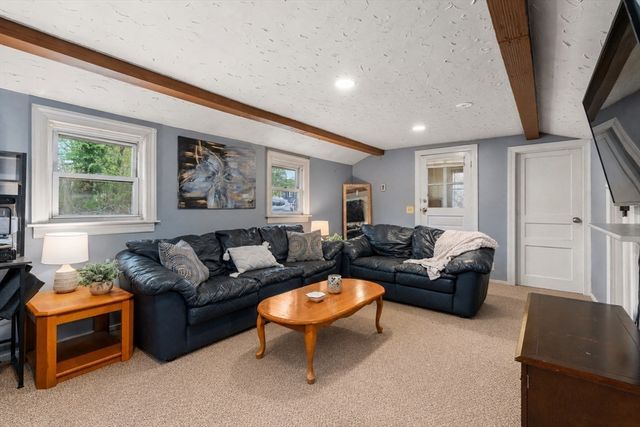 16 Oxford St, West Boylston, MA 01583