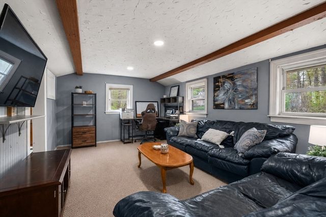 16 Oxford St, West Boylston, MA 01583