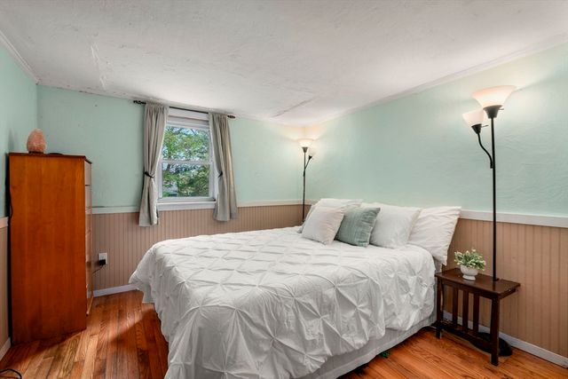 16 Oxford St, West Boylston, MA 01583