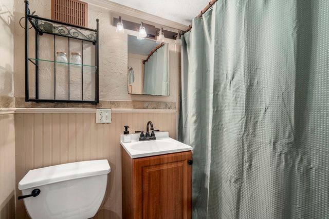 16 Oxford St, West Boylston, MA 01583